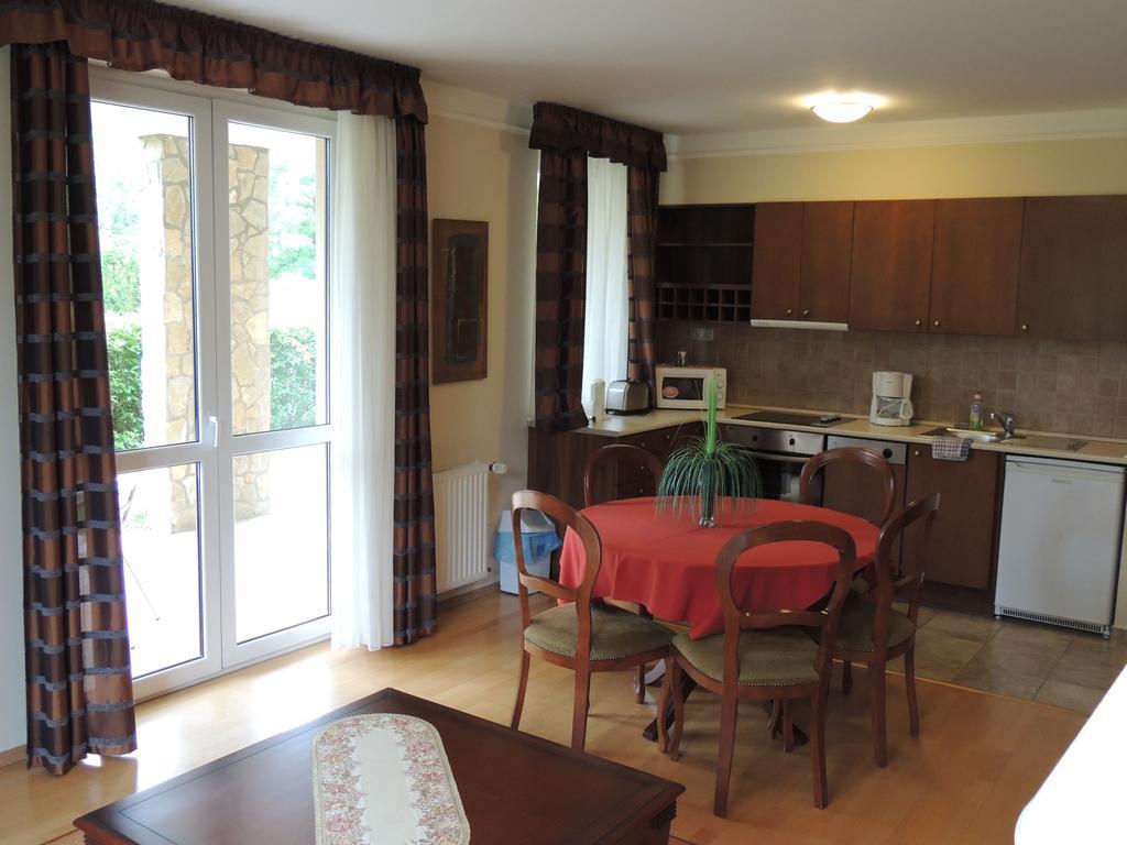 Luxus Golf Apartment Bük Oda fotoğraf