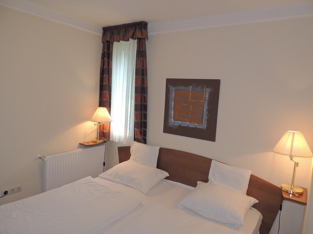 Luxus Golf Apartment Bük Oda fotoğraf